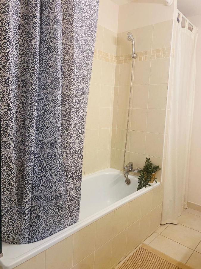 Joli Appartement Intra-Muros อาวีญง ภายนอก รูปภาพ